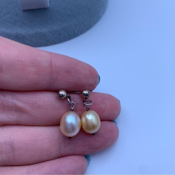 Two Tone White Faux Pearl Stud Earrings - Picture 6 of 7